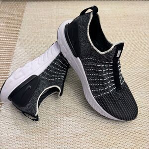 NEW Nike React Phantom Run Flyknit 2 Oreo Black White CJ0277-003 Men's 8.5 NWOB